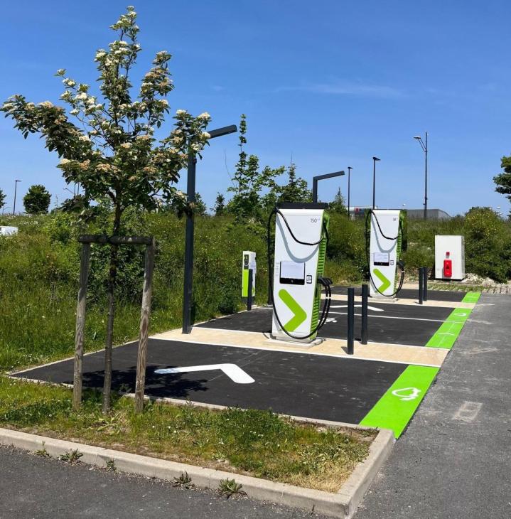Infrastructure de recharge véhicule électrique Pont-à-Vendin